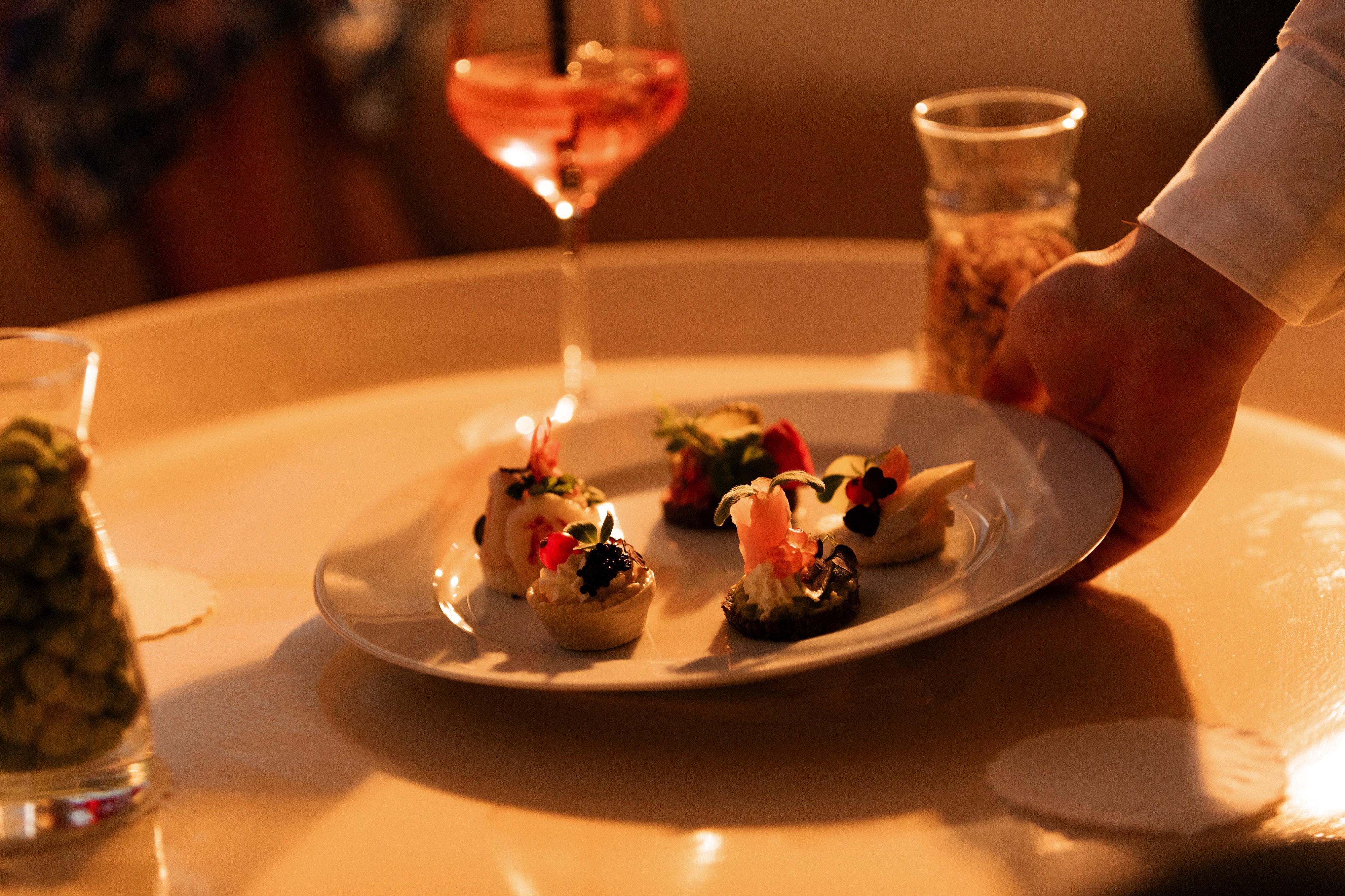 APT Solara - The Salon